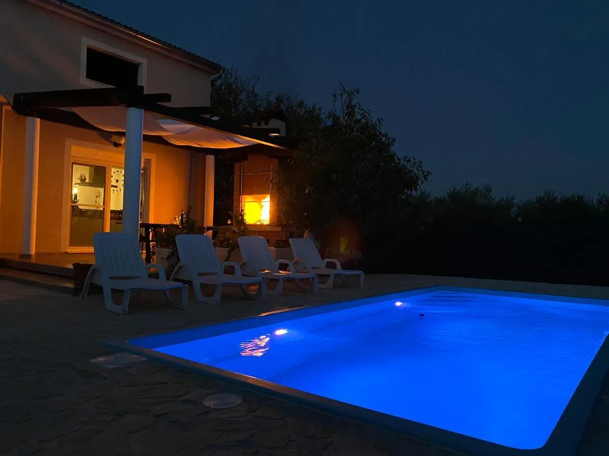 Villa Bubica- Cozy Holiday Home In Rural Area With Pool Stankovci  0*, Stankovci (Zadar)