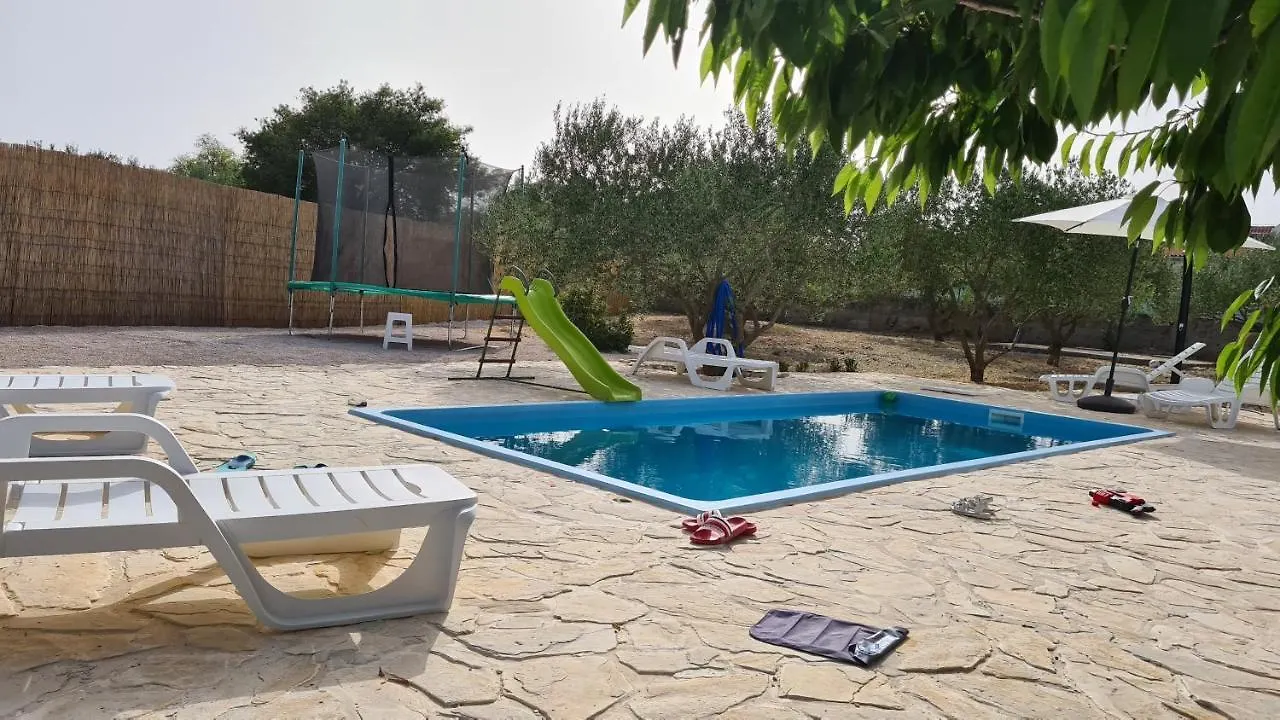 Villa Bubica- Cozy Holiday Home In Rural Area With Pool Stankovci  0*, Stankovci (Zadar) Croácia